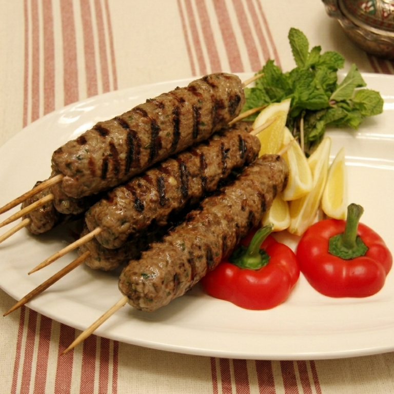 Kaftas (Pinchos de Carne Molida)