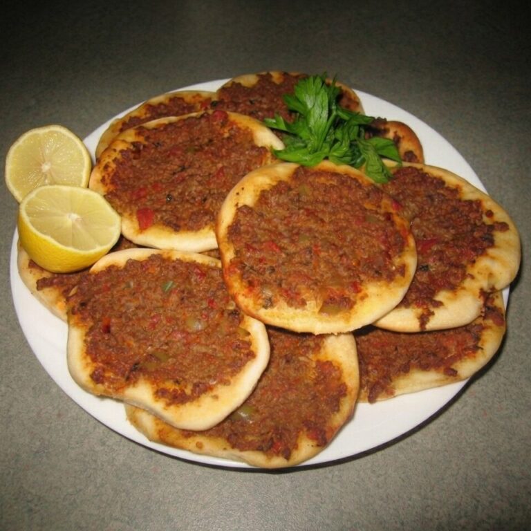 Lajma Bagin (Mini-Pizzas de Carne Molida)