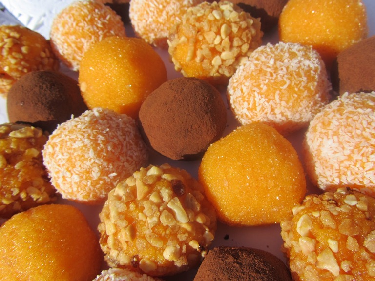 Petit Fours de Orejones