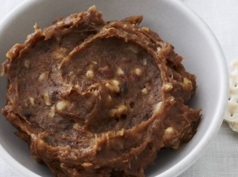 Jaroset (Nueces y datiles)
