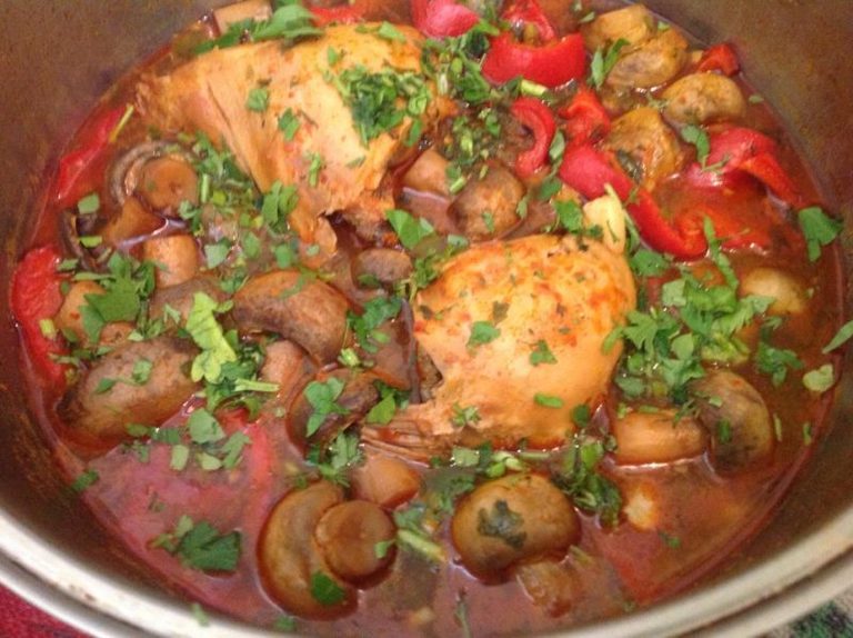 Pollo con champiñones naturales