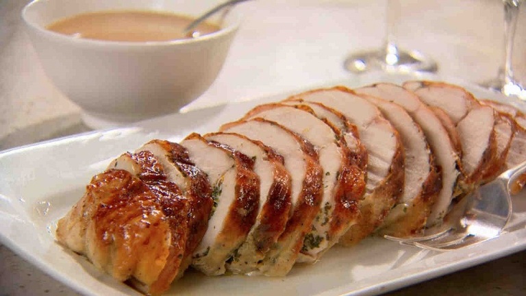 Envoltinis en salsa de durazno