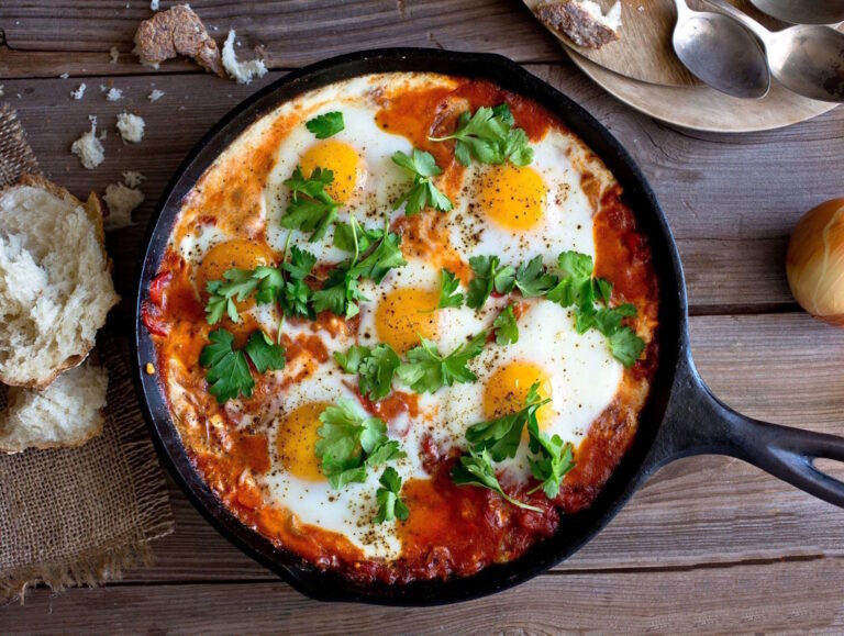 Shakshuka Huevos con Tomate Horneado