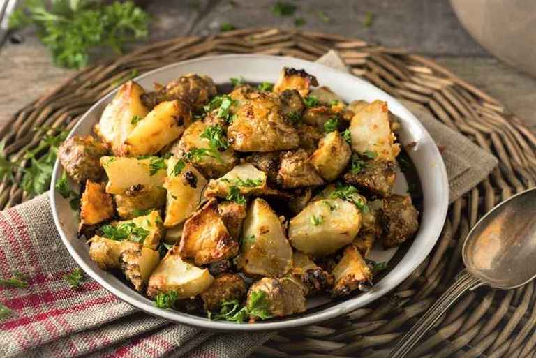 Papas con alcachofas