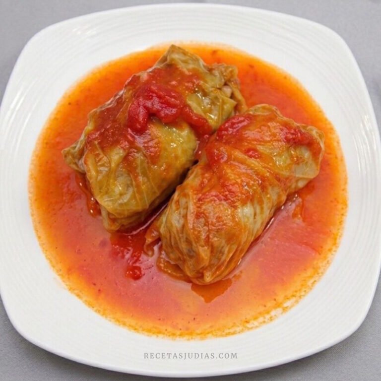 Rollitos de col rellenos de carne molida