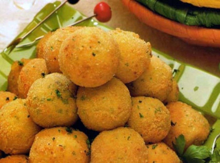 Bolitas de Pure de Papas con Perejil