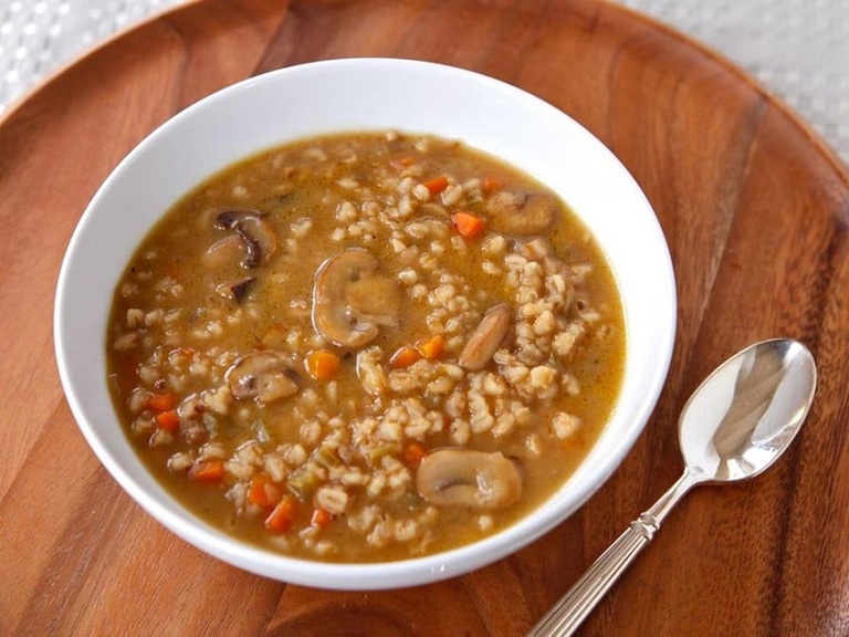 Sopa de Cebada y Hongos