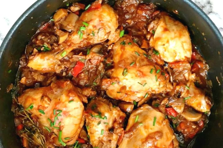 Guiso de pollo con champiñones