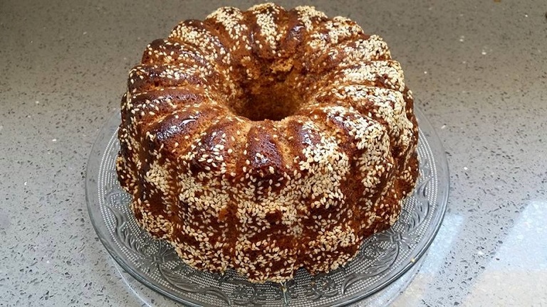 Torta de Tehina y jugo de naranja